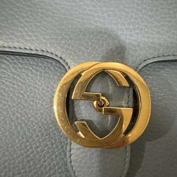 ⚡️FLASH SALE!!✨💎GUCCI💎✨Pebbled leather Interlocking GG Crossbody w/Dustbag
